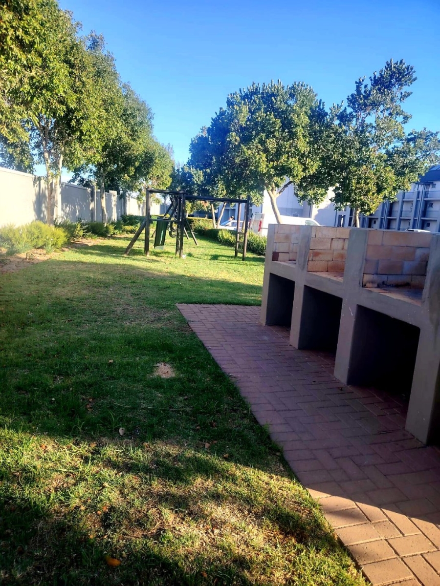 To Let 2 Bedroom Property for Rent in Buh Rein Estate Western Cape